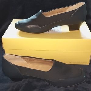 NIB Softspots Santina women's shoes, Arcadia Navy Leather, size 12WW